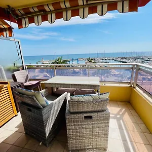 https://superbe-appartement-en-bord-de-mer-pres-du-centre-menton.fr-provencehotel.com